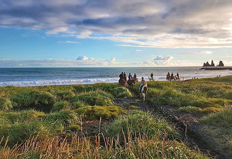 Ridning i tryggt tempo Vík