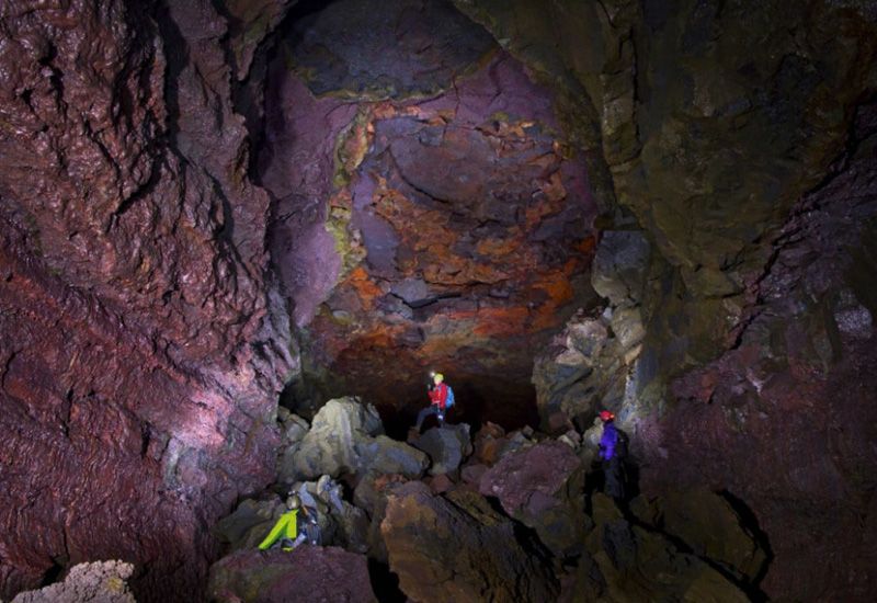 víðgelmir grotta island