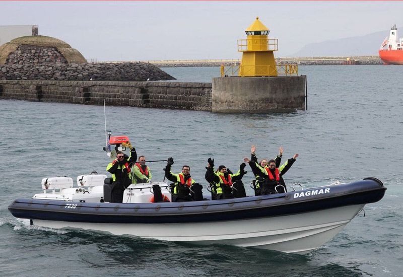 Snabb RIB-båt från Reykjaviks hamn