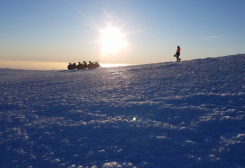 snöskoter vulkanglaciär Island