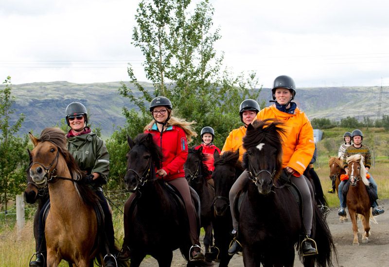 Ridning i Reykjadalur dalen