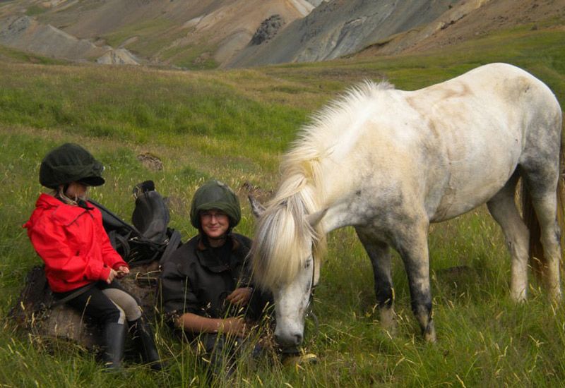 Ridning bland lavamarker Island