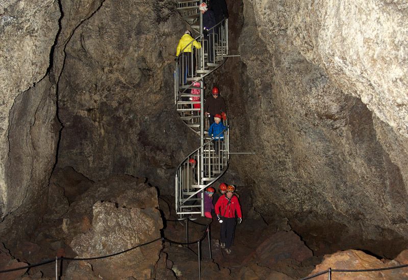 vatnshellir grotta island