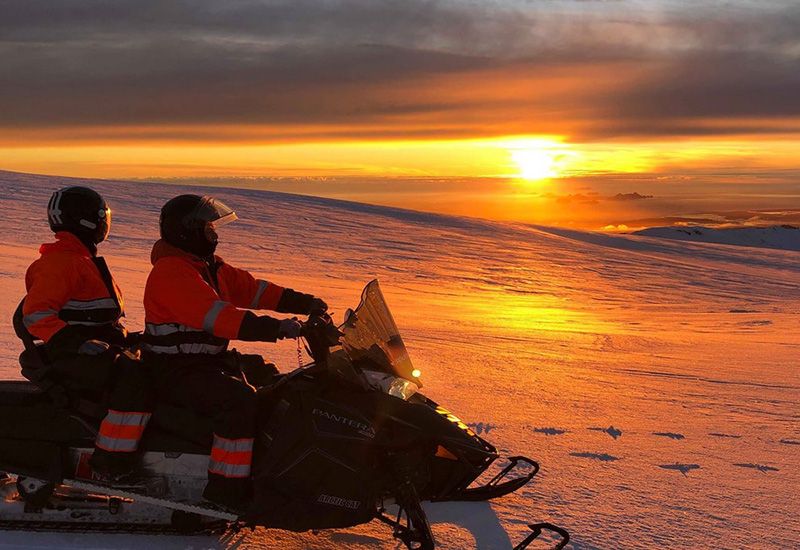 snöskoter från Seljalandsfoss