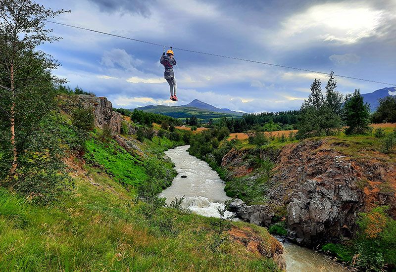 ziplineäventyr norra Island